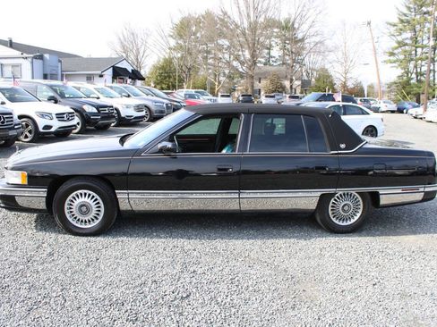 Used 1995 Cadillac De Ville Sedan FWD image 10