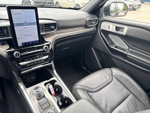 Used 2022 Ford Explorer Platinum w/ Equipment Group 601A image 47