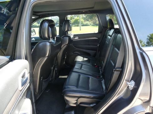 Used 2014 Jeep Grand Cherokee Overland AWD/4WD image 25