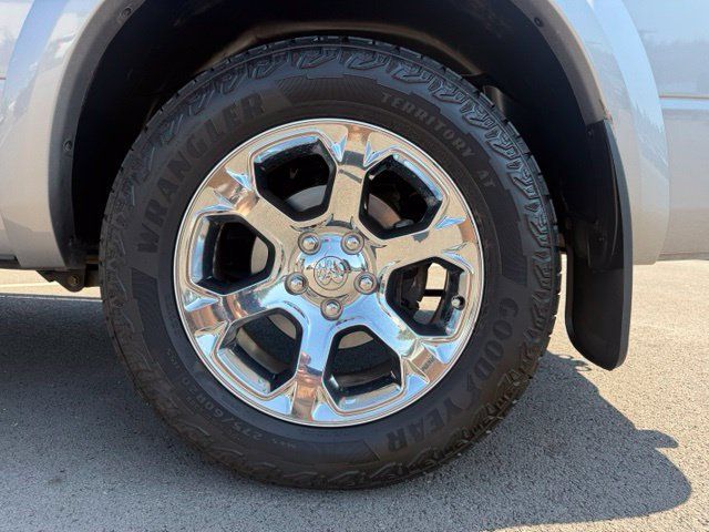 Used 2019 RAM 1500 Laramie RWD image 10