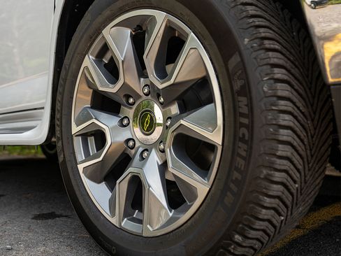 New 2025 Chevrolet Express 2500 Extended image 9