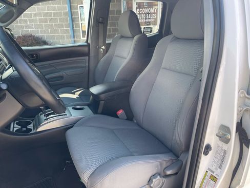 Used 2012 Toyota Tacoma 4x4 Double Cab w/ TRD Off-Road Pkg image 28