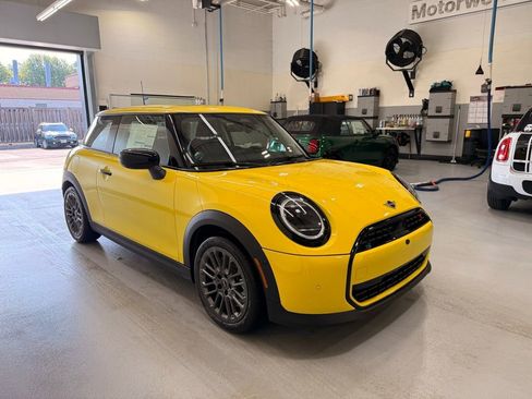 Certified 2025 MINI Cooper S image 7