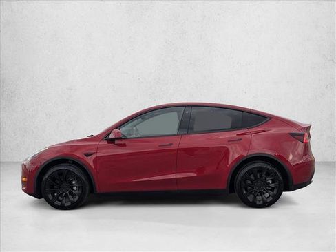 Used 2023 Tesla Model Y Long Range image 9