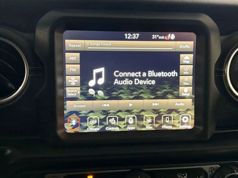 Used 2022 Jeep Wrangler Unlimited Sahara w/ Cold Weather Group image 29