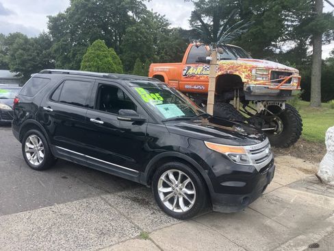 Used 2013 Ford Explorer XLT AWD/4WD image 2