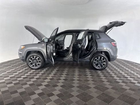 Used 2019 Jeep Compass Trailhawk AWD/4WD image 11