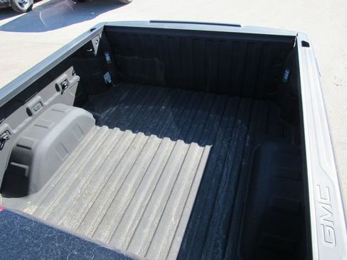 Used 2024 GMC Sierra 1500 Elevation image 26