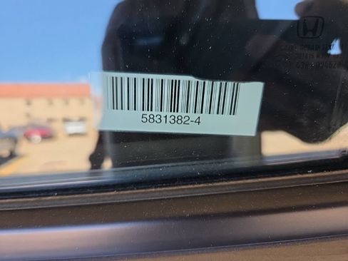 Used 2025 Honda HR-V LX image 9