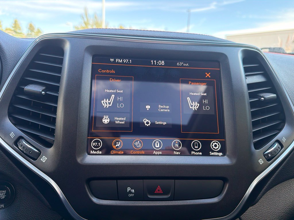 Used 2020 Jeep Cherokee Trailhawk w/ Comfort/Convenience Group AWD/4WD image 27