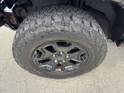 Used 2016 Jeep Wrangler Unlimited Sahara AWD/4WD image 10
