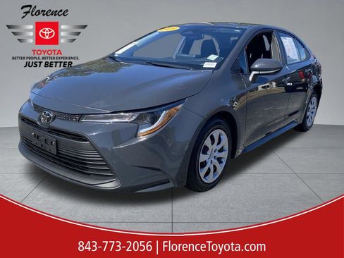Used 2023 Toyota Corolla LE image 2