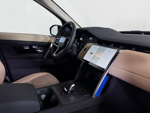 Certified 2025 Land Rover Discovery Sport S image 35