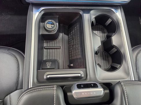 Used 2025 Ford Expedition Max Platinum AWD/4WD image 30
