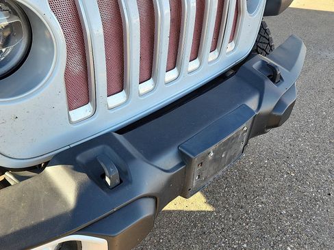 Used 2019 Jeep Wrangler Unlimited Sahara image 8