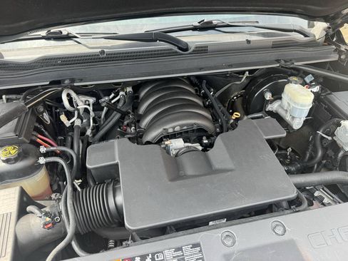 Used 2019 Chevrolet Suburban LT AWD/4WD image 36