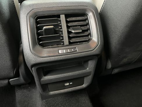 Used 2025 Volkswagen Taos SE image 24