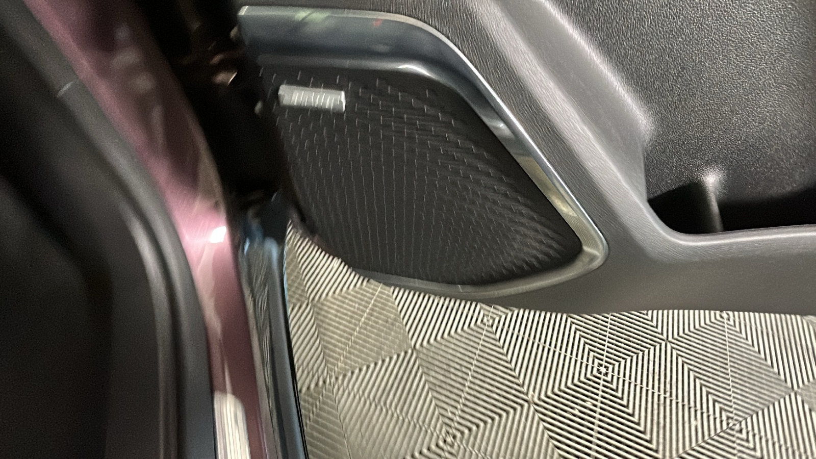 Used 2025 Chevrolet Traverse RS w/ LPO, Floor Liner Package AWD/4WD image 38