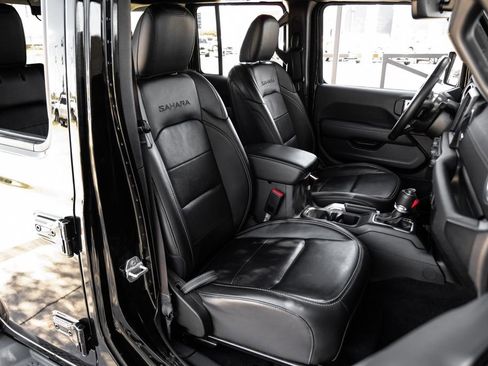 Used 2022 Jeep Wrangler Unlimited Sahara w/ Cold Weather Group image 44