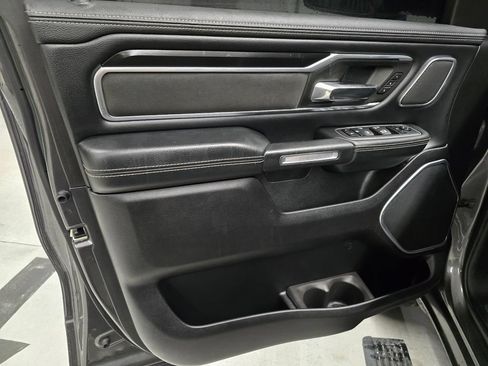 Used 2022 RAM 1500 Laramie AWD/4WD image 18