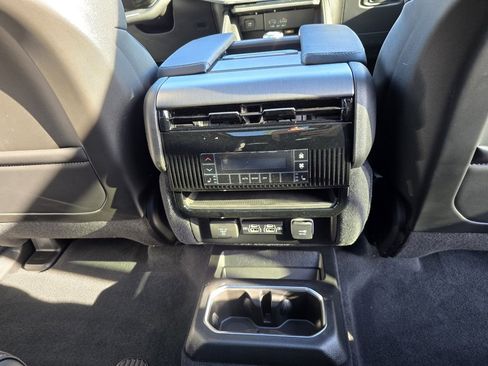 New 2025 Jeep Wagoneer Series II w/ Convenience Group I image 38