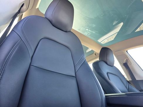Used 2020 Tesla Model 3 Standard Range Plus RWD image 23