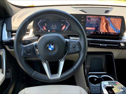 Used 2025 BMW X1 xDrive28i w/ Convenience Package AWD/4WD image 5