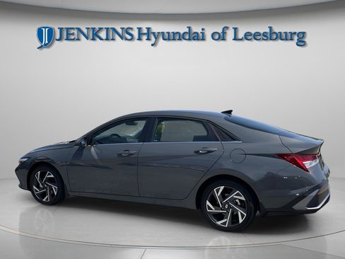 New 2026 Hyundai Elantra Limited image 11