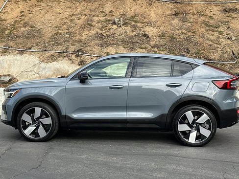 Certified 2023 Volvo C40 P8 Recharge Ultimate image 8