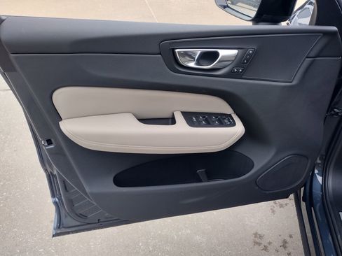 New 2026 Volvo XC60 B5 Plus w/ Climate Package image 9