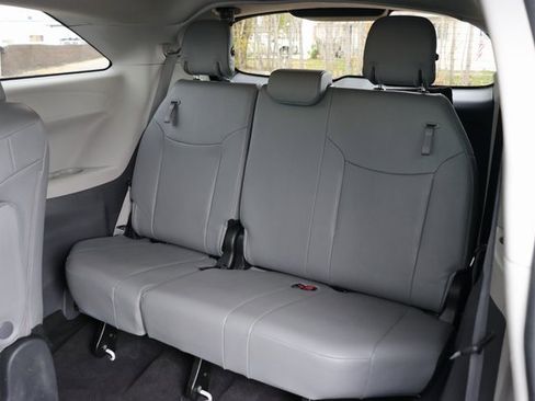 Used 2024 Toyota Sienna XLE image 14