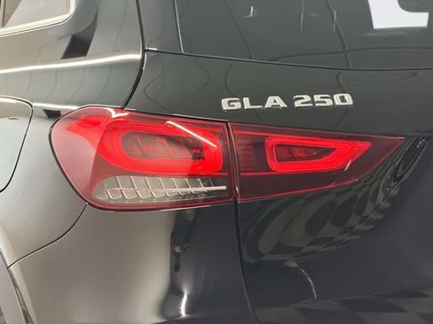 Used 2022 Mercedes-Benz GLA 250 4MATIC image 10