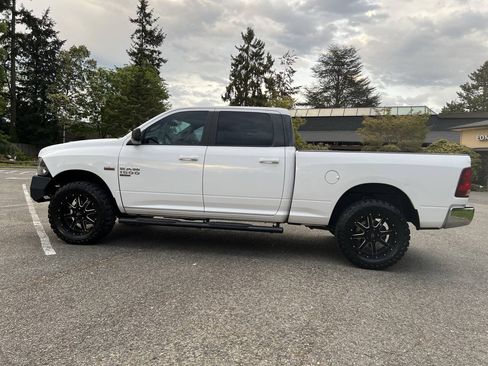 Used 2019 RAM 1500 Classic SLT w/ Protection Group AWD/4WD image 8