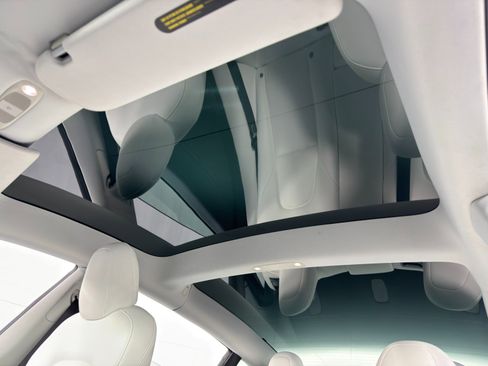 Used 2021 Tesla Model 3 Long Range image 12