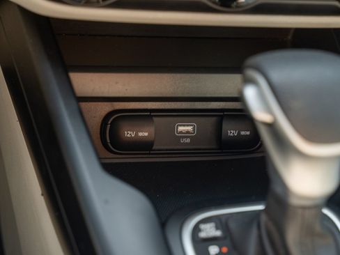 Used 2023 Kia Soul LX FWD image 30