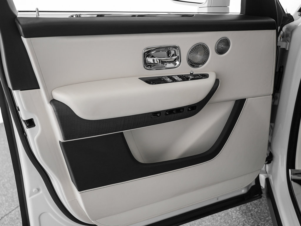 Used 2019 Rolls-Royce Cullinan AWD/4WD image 12