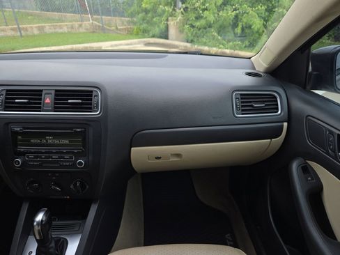 Used 2014 Volkswagen Jetta SE FWD image 20