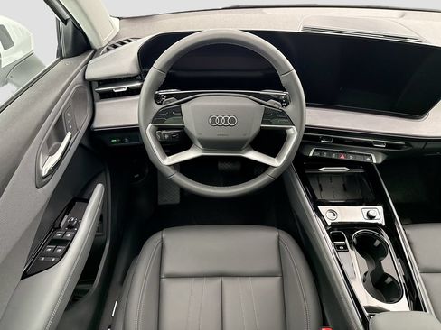 Used 2026 Audi Q3 quattro 2.0T w/ Driver Assistance Package AWD/4WD image 11
