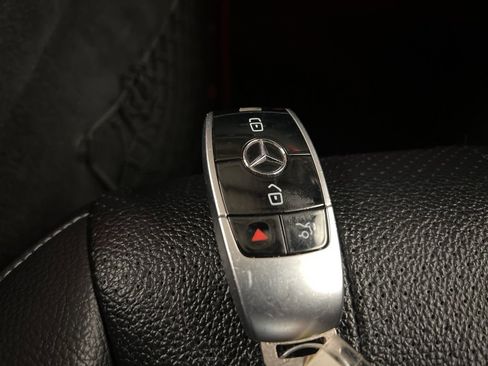 Used 2018 Mercedes-Benz E 300 4MATIC image 34
