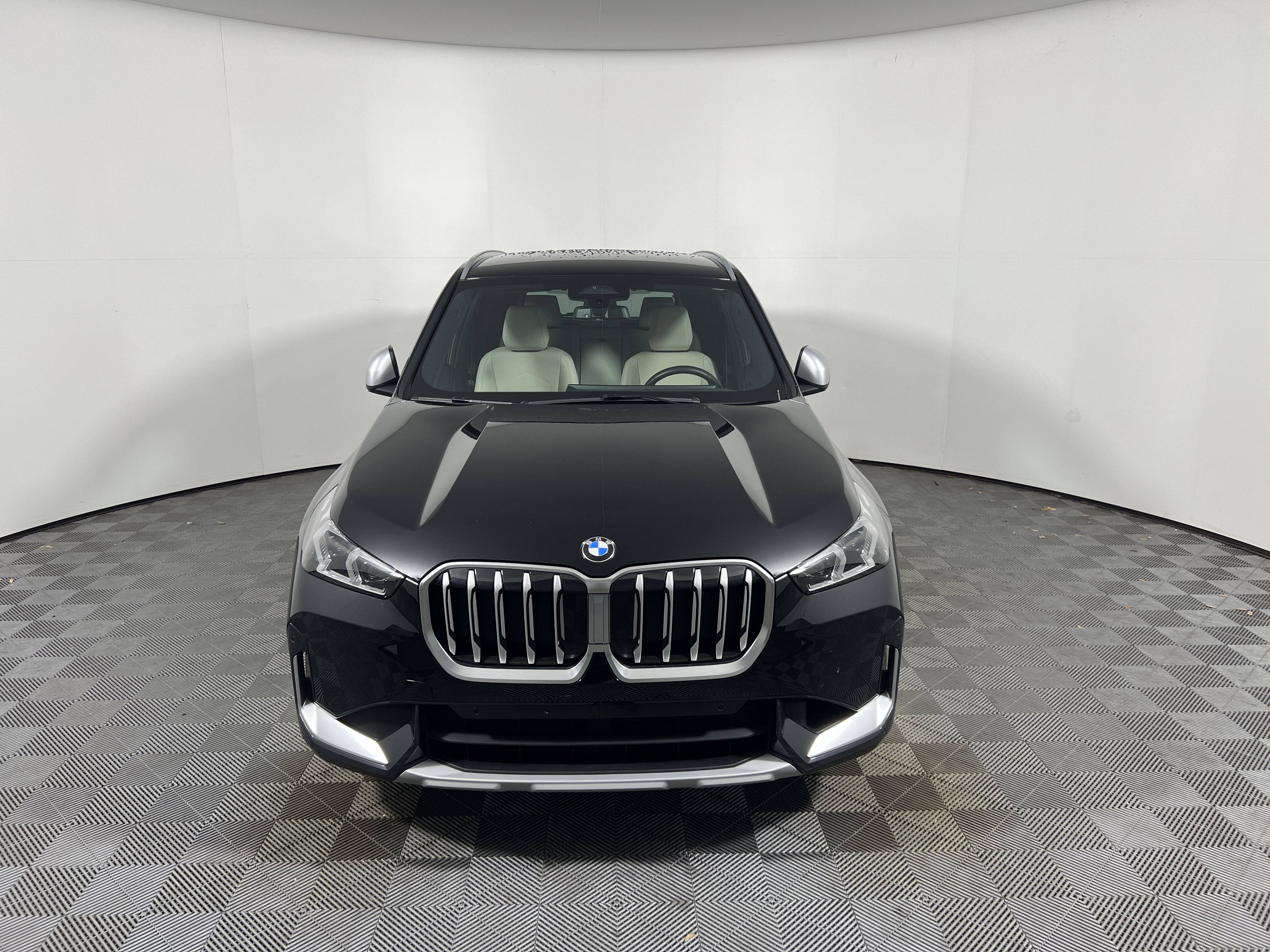 Used 2024 BMW X1 xDrive28i w/ Convenience Package AWD/4WD image 8
