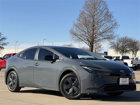 Used 2024 Toyota Prius Limited image 2