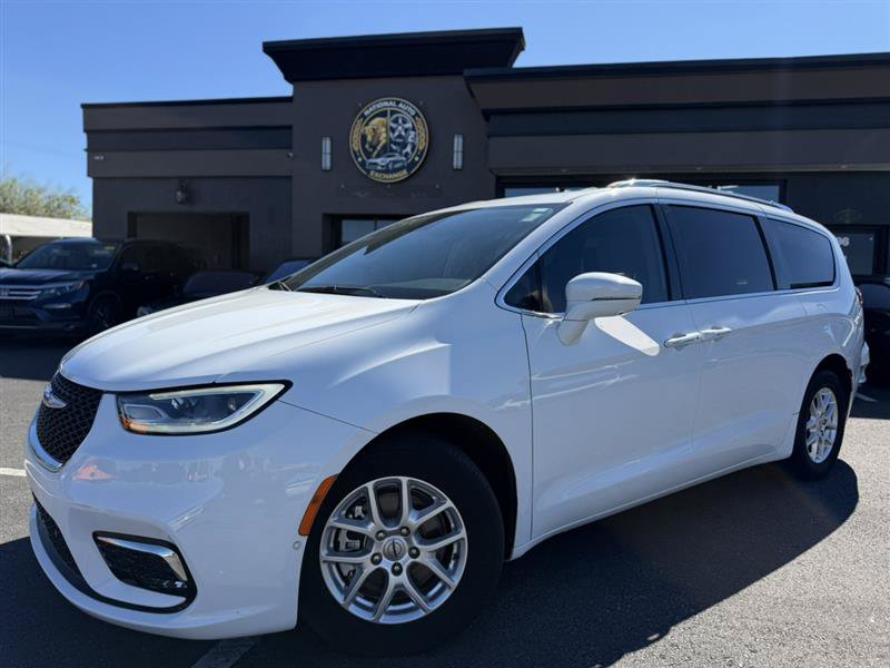 Used 2021 Chrysler Pacifica Touring-L w/ Premium & Safety Sphere Group FWD image 1