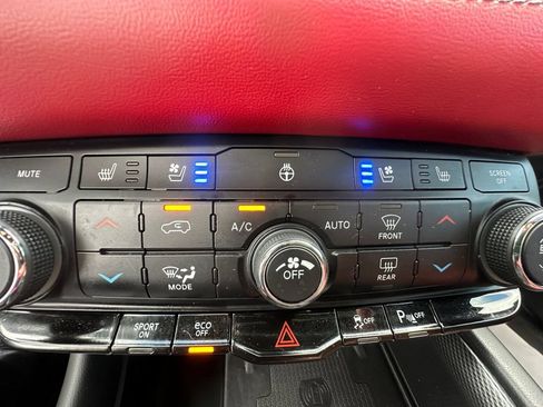 Certified 2022 Dodge Durango R/T w/ Blacktop Package AWD/4WD image 25