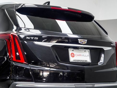Used 2021 Cadillac XT5 Premium Luxury FWD image 12