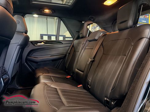 Used 2018 Mercedes-Benz GLE 350 GLE 350 4MATIC Sport Utility 4 w/ Premium 1 Package image 8