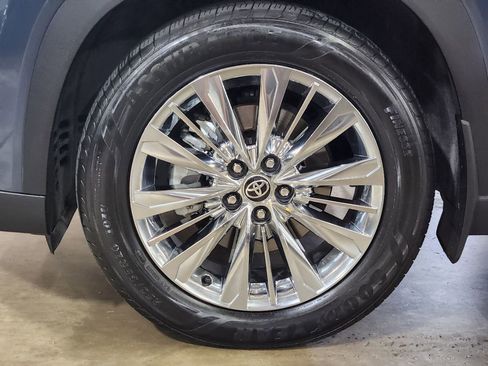Used 2024 Toyota Grand Highlander Platinum image 29