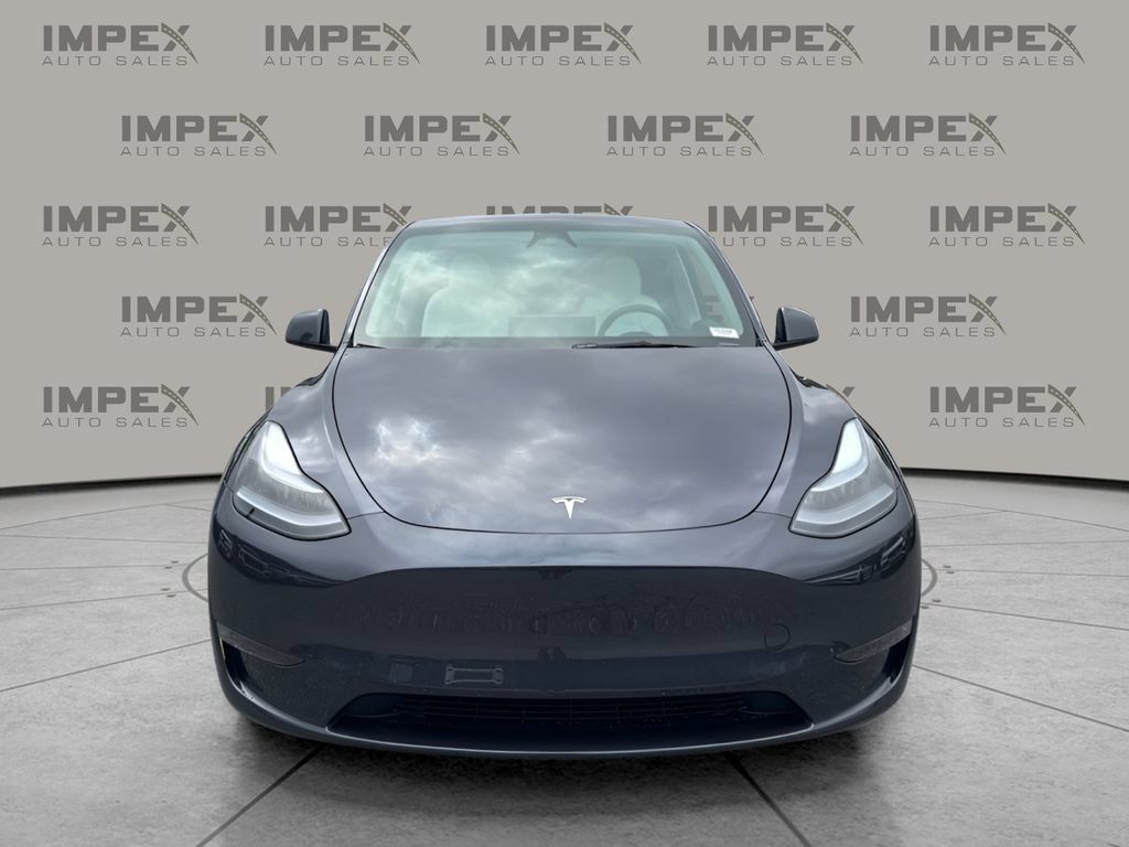 Used 2024 Tesla Model Y Long Range RWD image 8