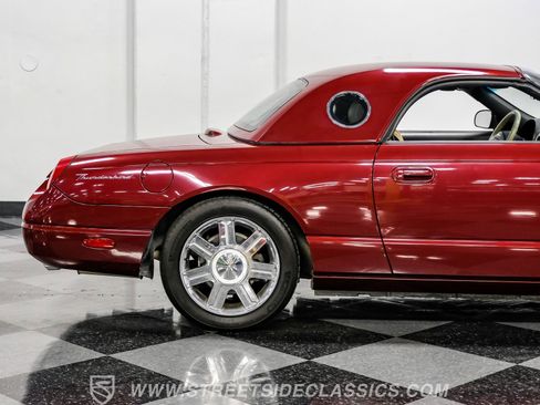 Used 2004 Ford Thunderbird image 34