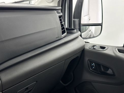 Used 2022 Ford Transit 350 XLT image 33