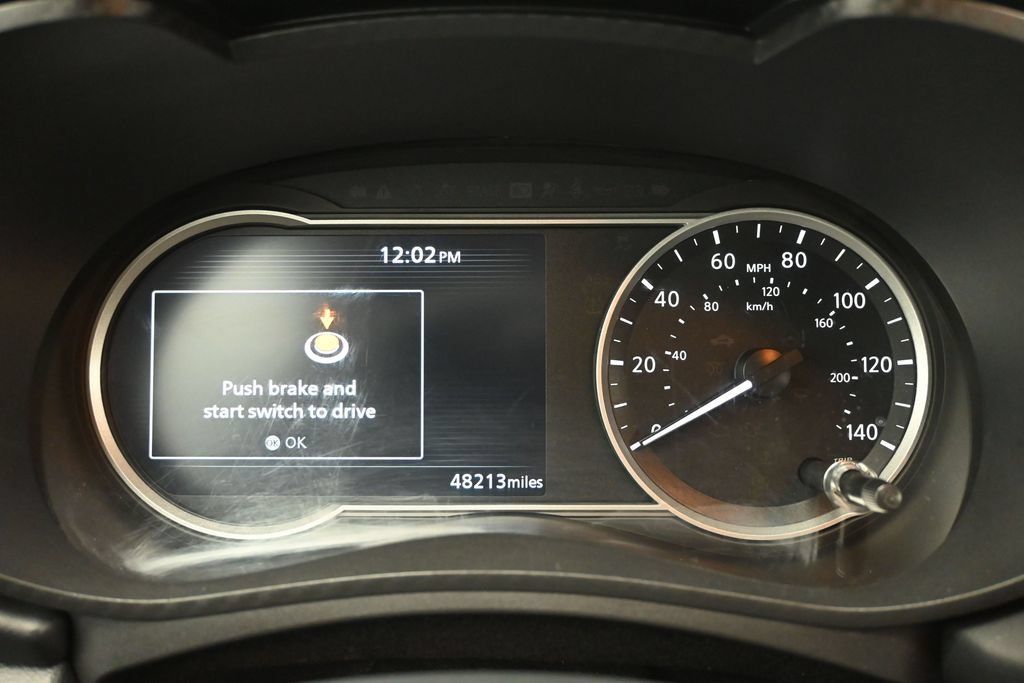 Used 2024 Nissan Versa SR FWD image 12
